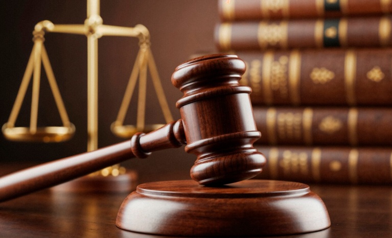 yasa mahkeme insan ilişkileri kararlar ve siyaset